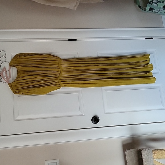 RW&Co pleated maxi dress - Picture 2 of 7